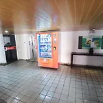 Apto 703 - Quarto e sala na praia de Ponta Verde com Wi-Fi, tv a cabo e piscina