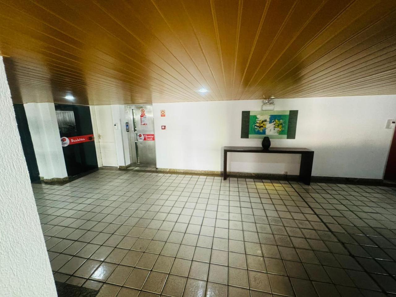 Apartamento De Ponta Em Frente Ao Tropico Com Garagem, Wi-fi, Lavadora - Apto703